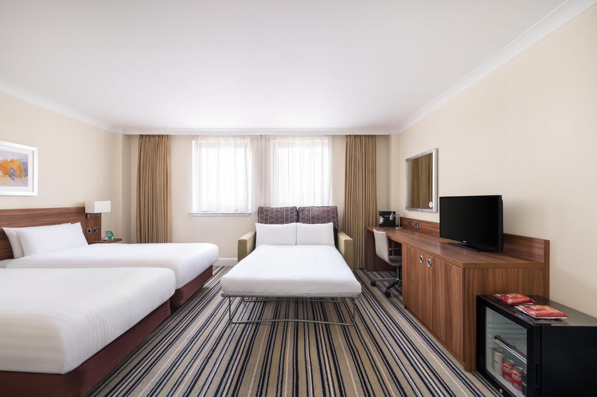 Holiday Inn Glasgow - East Kilbride By Ihg Екстер'єр фото